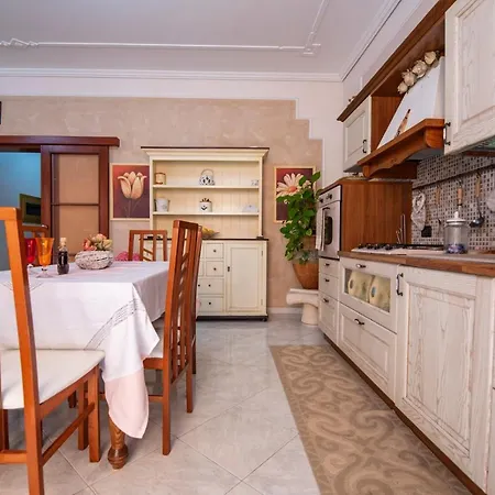 Casa Del Mandorlo * أفولا