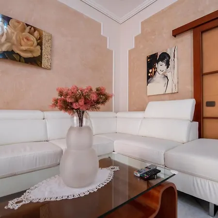 Casa Del Mandorlo شقة أفولا