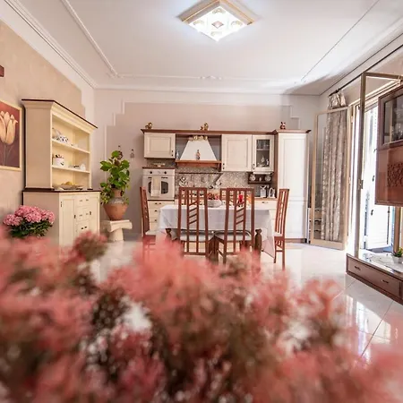 Casa Del Mandorlo شقة أفولا