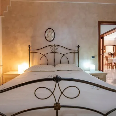Casa Del Mandorlo * أفولا